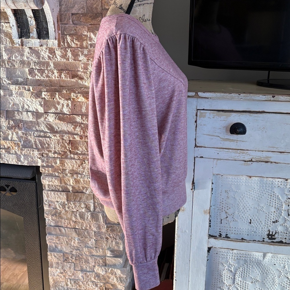 Evereve Kylar pleated sleeve pullover long sleeve sweatshirt rose pink soft - Picture 10 of 16